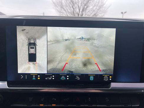 Used 2025 Chevrolet Silverado 2500 LTZ w/ LTZ Plus Package image 9