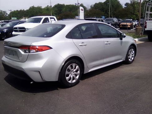 Used 2026 Toyota Corolla LE FWD image 8