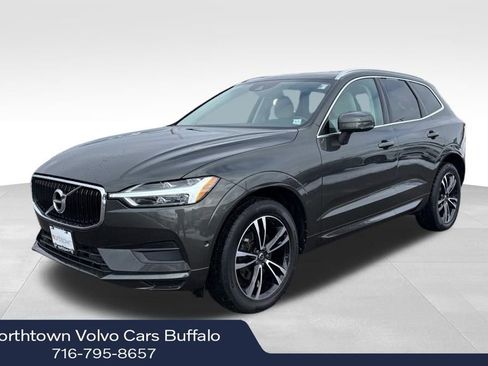 Used 2018 Volvo XC60 T5 Momentum w/ Vision Package image 1