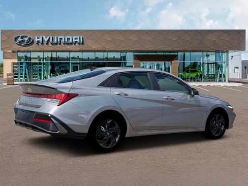 New 2026 Hyundai Elantra SEL Sport Premium image 8