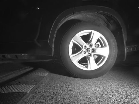 Certified 2023 Toyota Highlander L FWD image 35