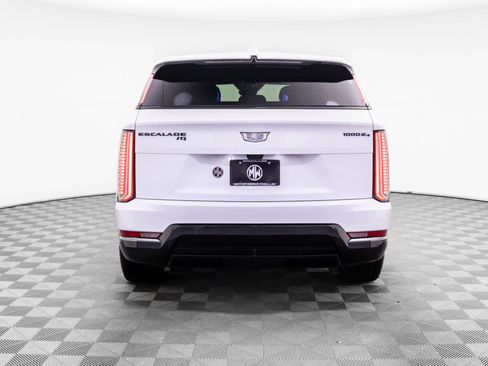 New 2025 Cadillac Escalade IQ Sport 1 w/ LPO, ONYX Package image 8