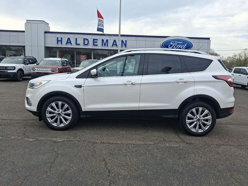 Used 2017 Ford Escape Titanium w/ Equipment Group 301A FWD image 4