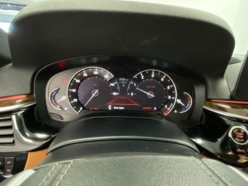Used 2017 BMW 540i xDrive AWD/4WD image 34