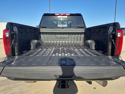 New 2026 GMC Sierra 2500 Denali w/ Denali Reserve Package AWD/4WD image 12