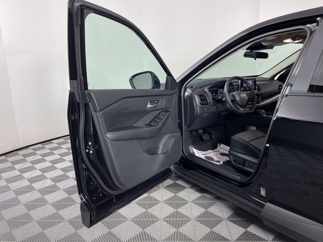 Certified 2026 Nissan Rogue SV FWD image 15