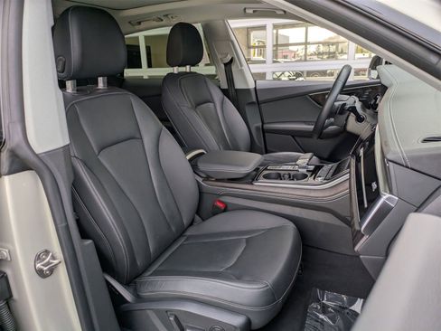 Used 2023 Audi Q8 Premium Plus w/ Premium Plus Package image 28