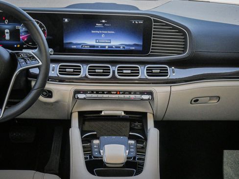 Used 2024 Mercedes-Benz GLE 350 4MATIC image 30