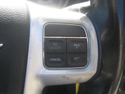 Used 2012 Chrysler 200 Touring image 28