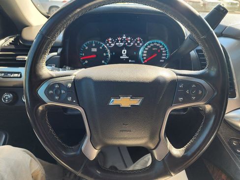 Used 2020 Chevrolet Suburban Premier image 25