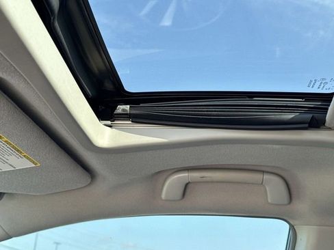 Used 2014 Toyota Sienna SE w/ SE Premium Package w/Entune FWD image 16