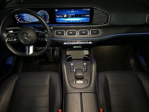 Used 2026 Mercedes-Benz GLS 580 4MATIC image 12