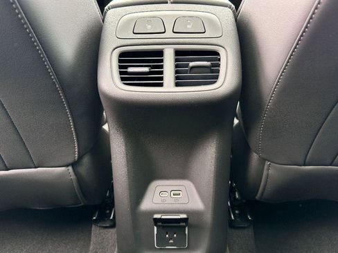 Used 2023 Buick Envision Avenir image 32