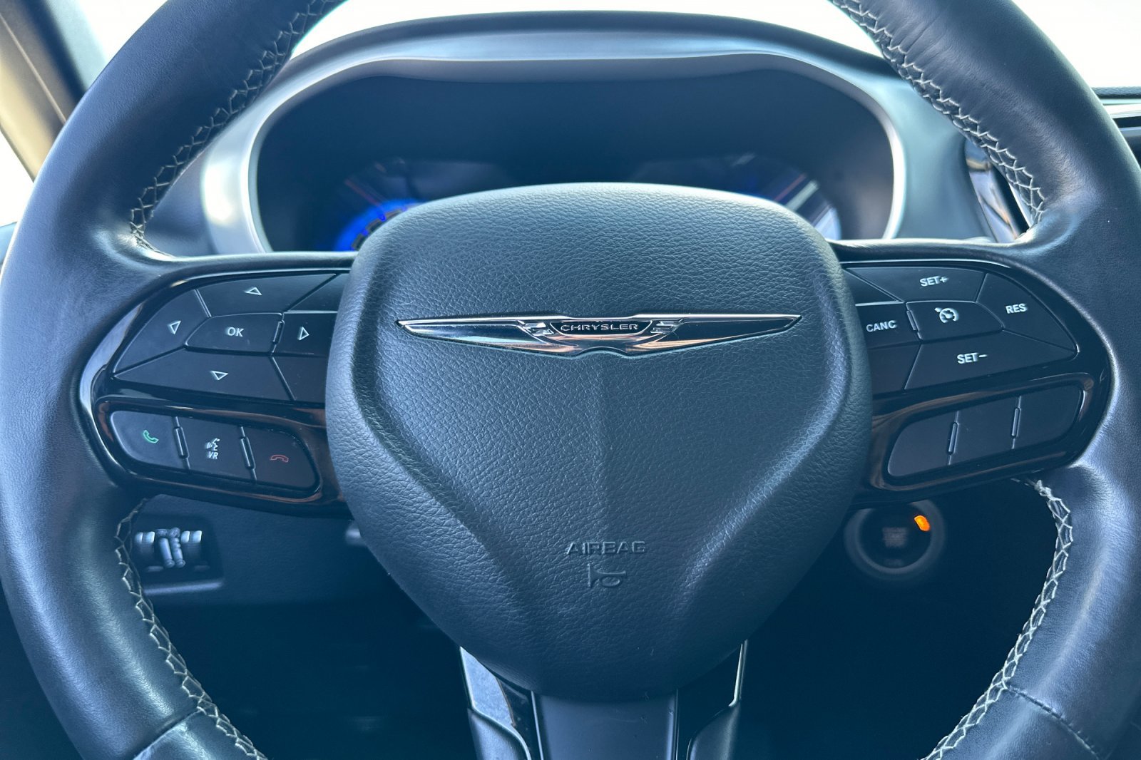 Used 2020 Chrysler Pacifica Touring w/ S Appearance Package FWD image 25