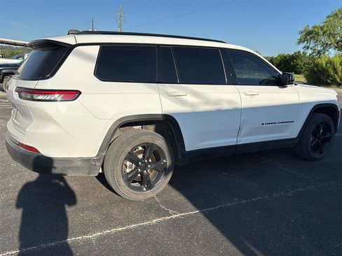 Used 2023 Jeep Grand Cherokee L Laredo AWD/4WD image 3