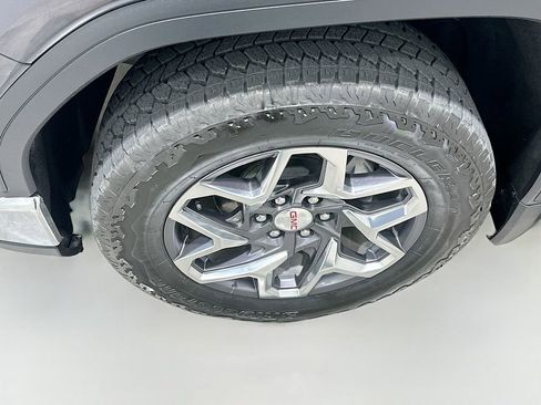 Used 2025 GMC Sierra 1500 SLT AWD/4WD image 31