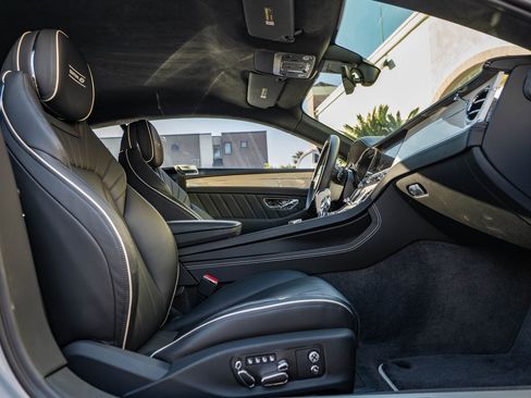 Used 2024 Bentley Continental GT image 28