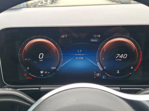 Used 2021 Mercedes-Benz GLA 250 4MATIC image 25