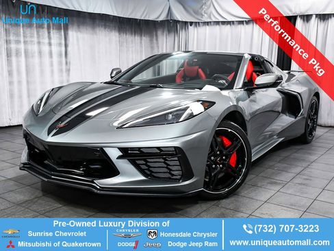 Used 2022 Chevrolet Corvette Stingray Preferred Cpe w/ Z51 Performance Package RWD image 1