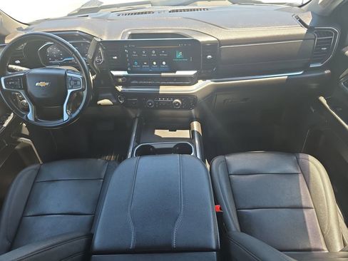 Used 2024 Chevrolet Silverado 2500 LTZ w/ LTZ Convenience Package AWD/4WD image 9