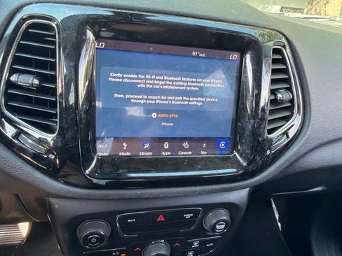 Used 2018 Jeep Compass Limited w/ Navigation Group AWD/4WD image 16