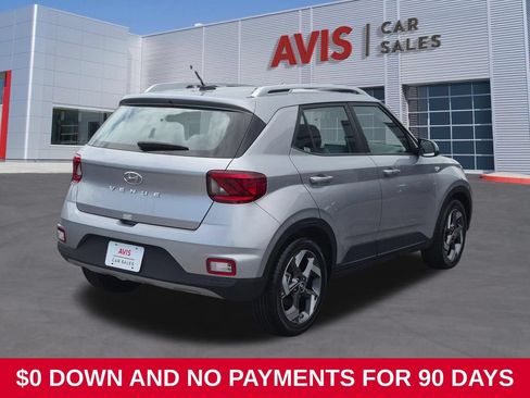 Used 2025 Hyundai Venue SEL FWD image 6
