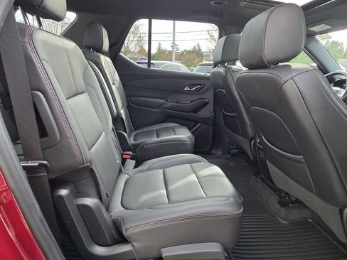 Used 2022 Chevrolet Traverse RS image 35