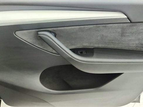 Used 2024 Tesla Model Y Long Range image 23