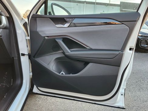 New 2026 Volkswagen Tiguan SE image 14