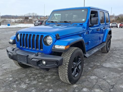 Used 2021 Jeep Wrangler Unlimited Sahara AWD/4WD image 15