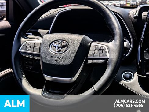 Used 2022 Toyota Highlander XSE AWD/4WD image 31