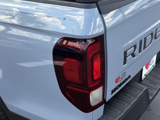 Used 2025 Honda Ridgeline Black Edition image 34