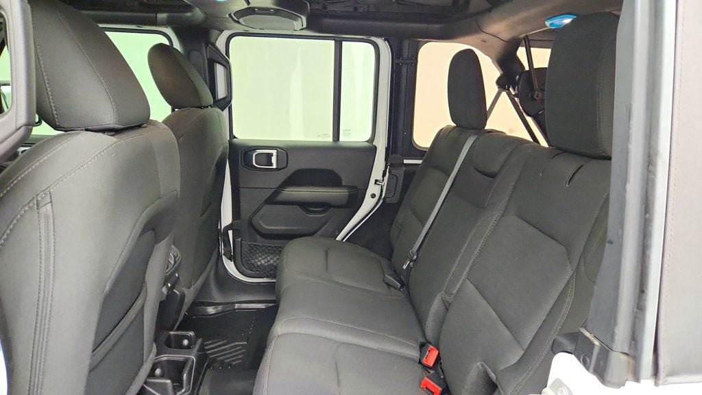 Used 2021 Jeep Wrangler Unlimited Sahara w/ Cold Weather Group AWD/4WD image 21