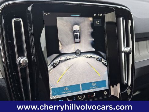 Certified 2025 Volvo XC40 B5 Plus image 19