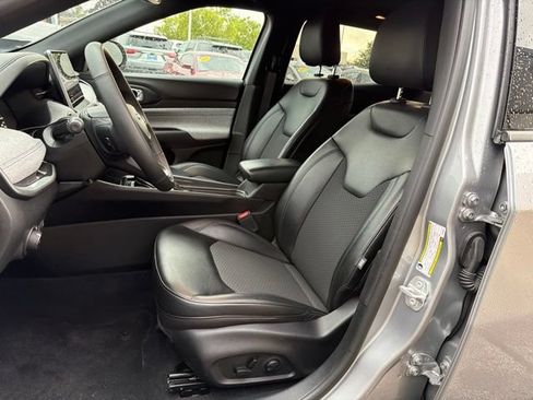 Used 2023 Jeep Compass Latitude w/ Convenience Group AWD/4WD image 10