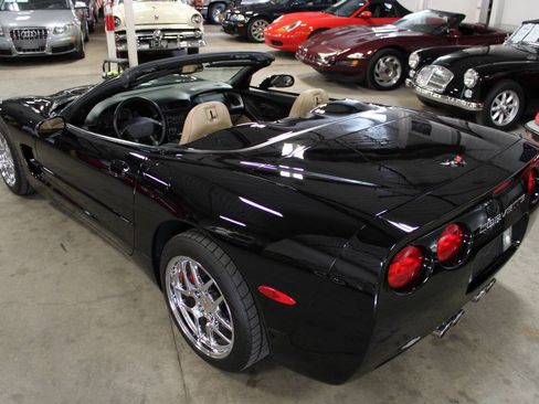 Used 1999 Chevrolet Corvette Convertible w/ Memory Pkg RWD image 28