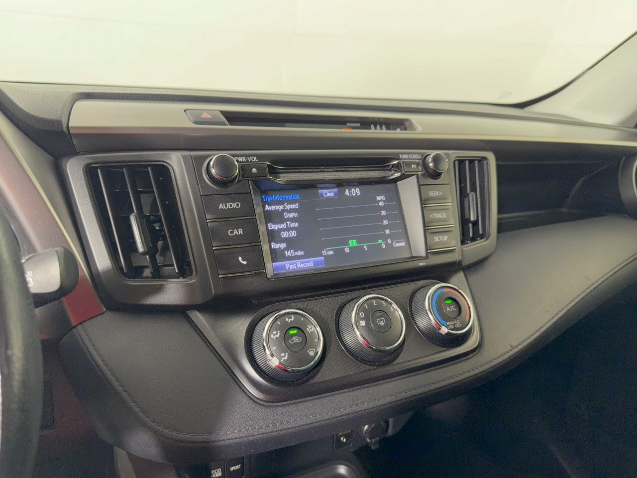 Used 2018 Toyota RAV4 LE w/ Carpet Mat Package AWD/4WD image 23