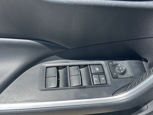 Used 2025 Toyota RAV4 XLE AWD/4WD image 16