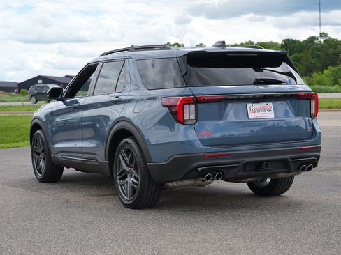 Used 2025 Ford Explorer ST AWD/4WD image 6