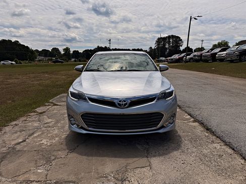 Used 2013 Toyota Avalon Limited FWD image 2