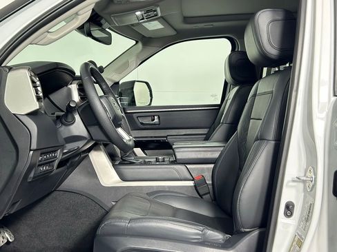 Used 2024 Toyota Sequoia Limited image 35