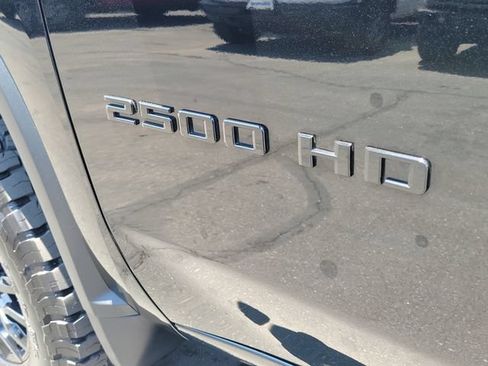 Used 2022 Chevrolet Silverado 2500 LTZ w/ LTZ Plus Package AWD/4WD image 30