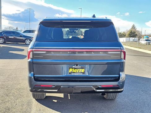 Used 2025 Lincoln Navigator L Reserve image 5