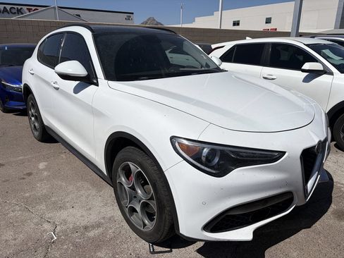 Used 2018 Alfa Romeo Stelvio Sport w/ Quick Order Package 22J Sport AWD/4WD image 2