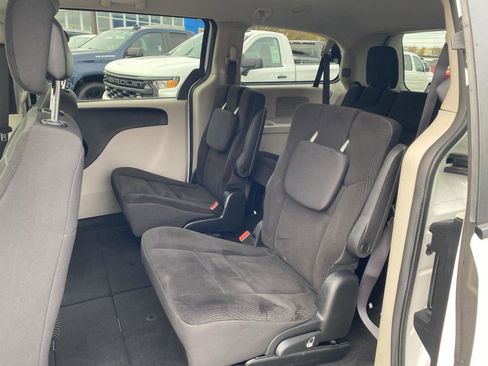 Used 2017 Dodge Grand Caravan SE w/ Power Window Group image 9