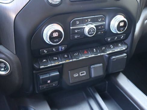 Used 2020 GMC Sierra 1500 Denali w/ Denali Ultimate Package AWD/4WD image 26