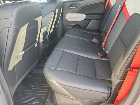 Used 2023 GMC Canyon AT4X AWD/4WD image 10