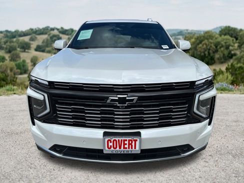 Used 2025 Chevrolet Tahoe High Country AWD/4WD image 2