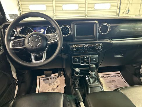 Used 2021 Jeep Wrangler Unlimited Sahara AWD/4WD image 4