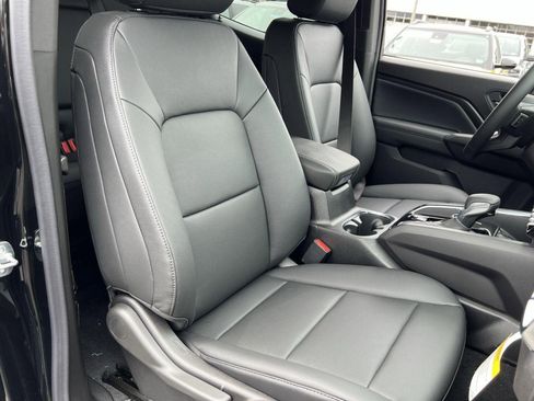 New 2025 GMC Canyon Elevation w/ Convenience Package image 21